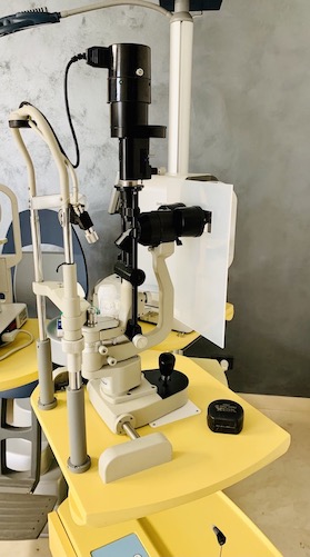 Lampada a fessura studio oculistico Lusvarghi a Scandiano